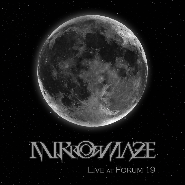 Couverture de Live at Forum 19