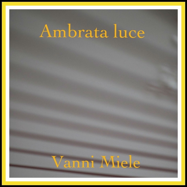 Couverture de Ambrata luce