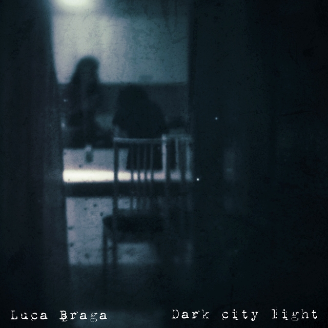 Couverture de Dark City Light