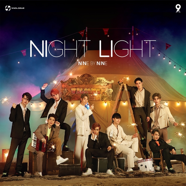 Couverture de NIGHT LIGHT