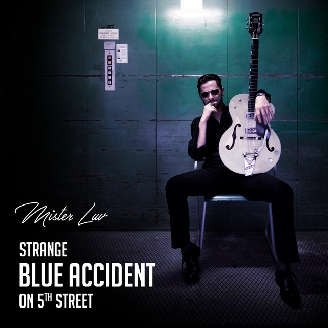 Couverture de Strange Blue Accident on 5th Street