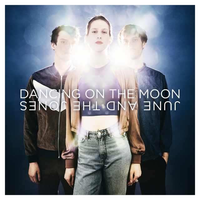 Couverture de Dancing on the Moon