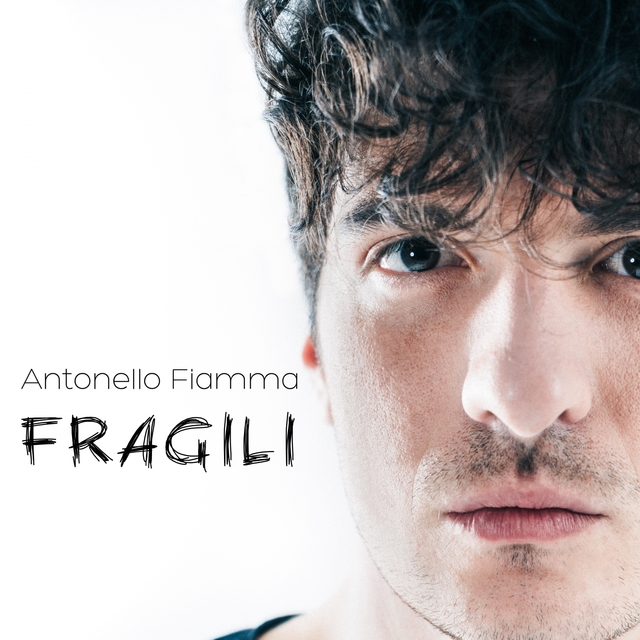 Couverture de Fragili