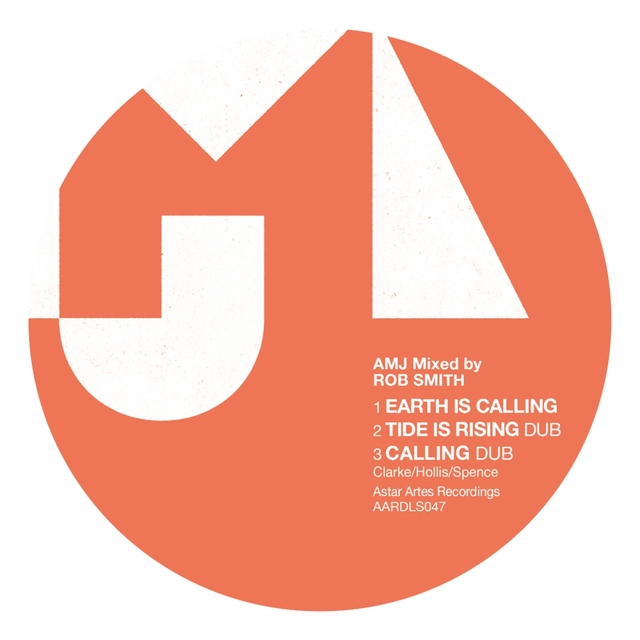 Couverture de Earth Is Calling