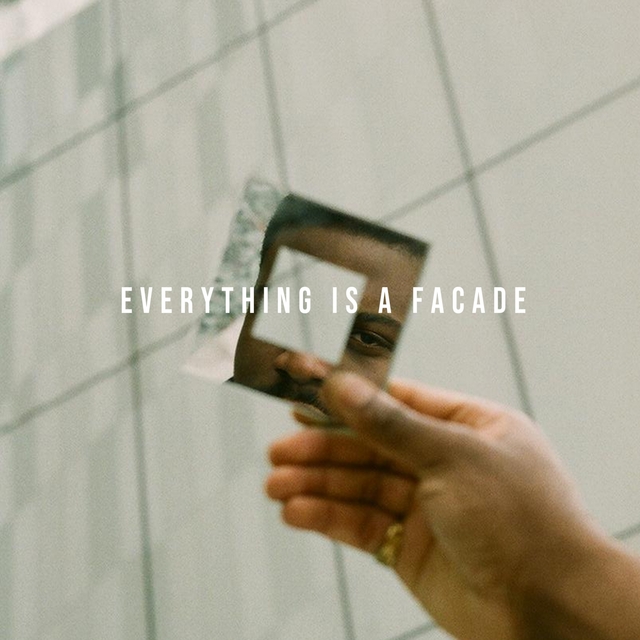 Couverture de Everything Is a Facade