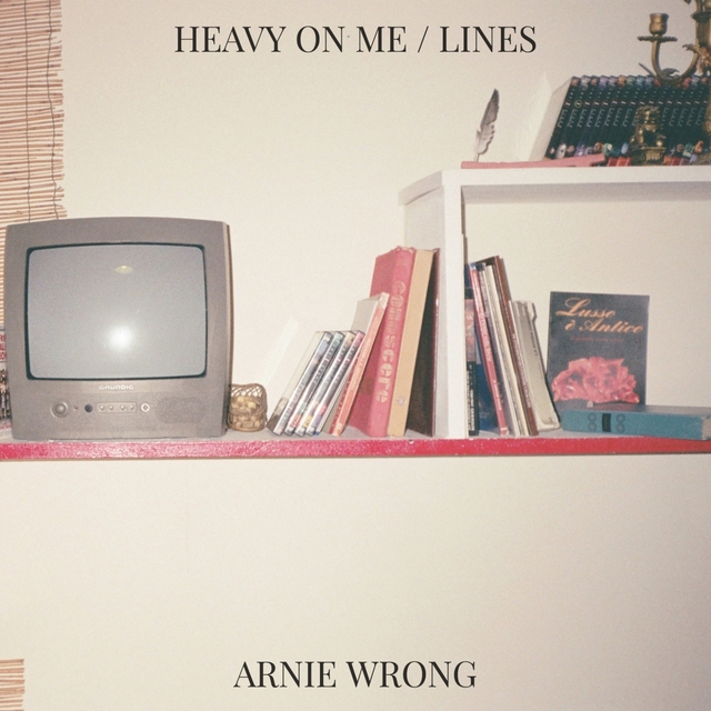 Couverture de Heavy on Me / Lines