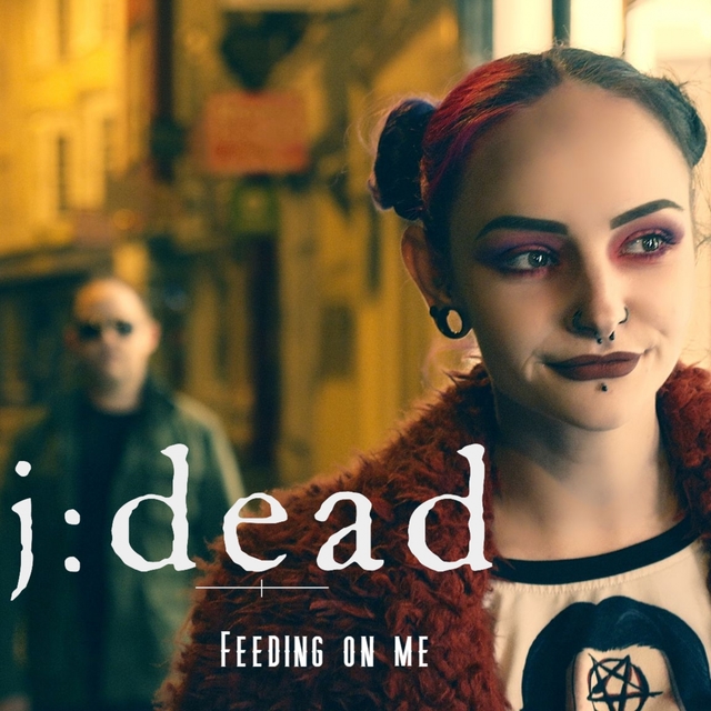 Couverture de Feeding on Me