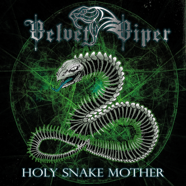 Couverture de Holy Snake Mother