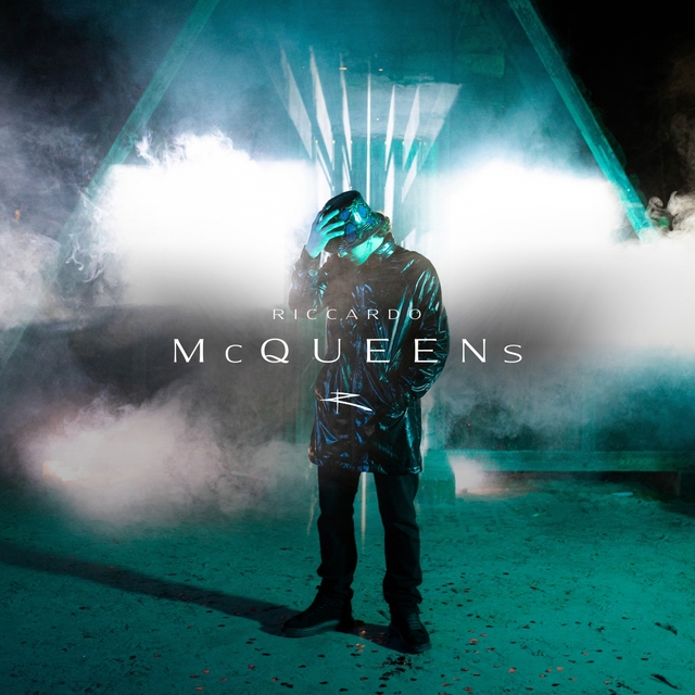 Couverture de McQUEENs