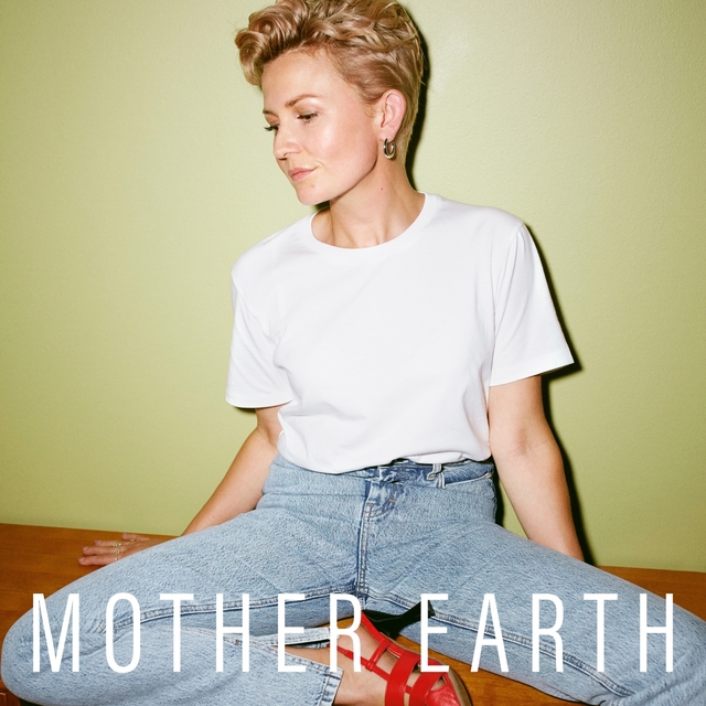 Couverture de Mother Earth