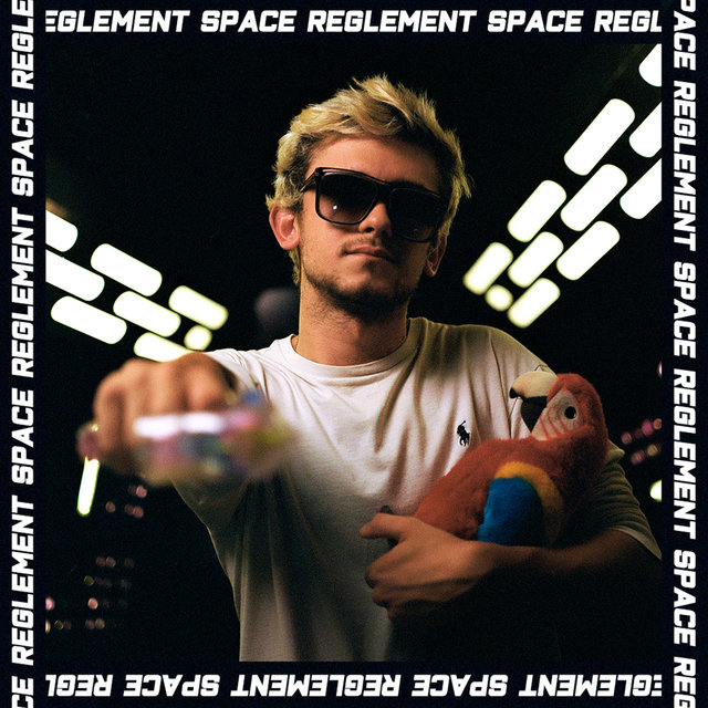 Couverture de Règlement Space #13