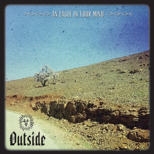 Couverture de Outside