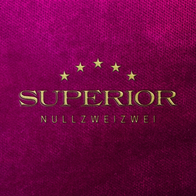 Couverture de Superior