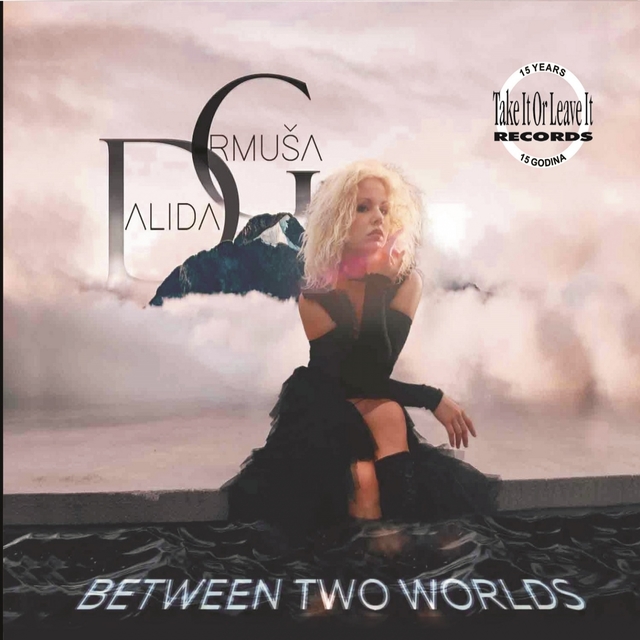 Couverture de Between Two Worlds