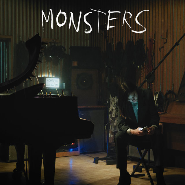 Couverture de Monsters