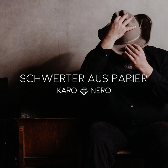 Schwerter aus Papier