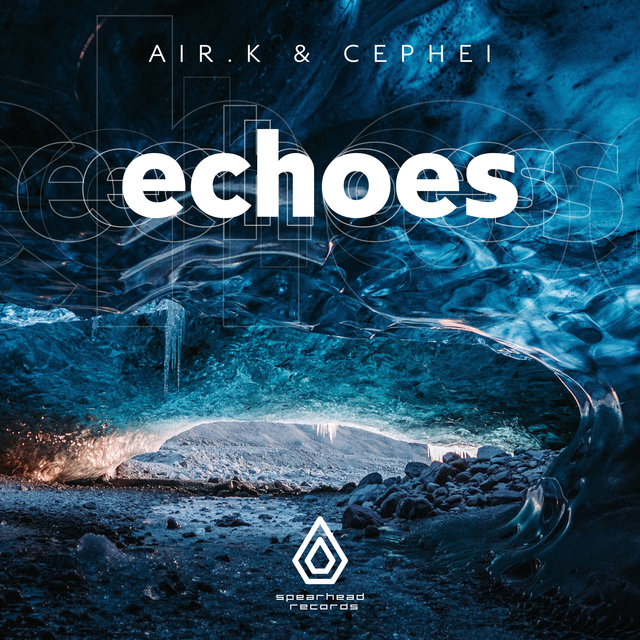 Couverture de Echoes