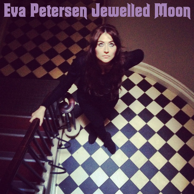 Couverture de Jewelled Moon