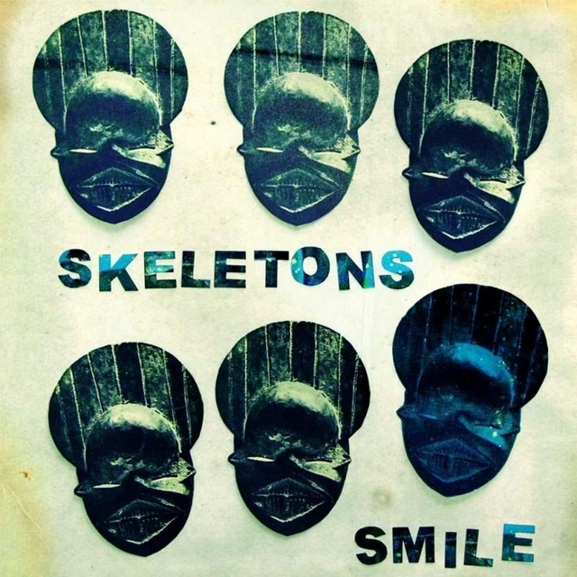 Couverture de Skeletons Present: Smile