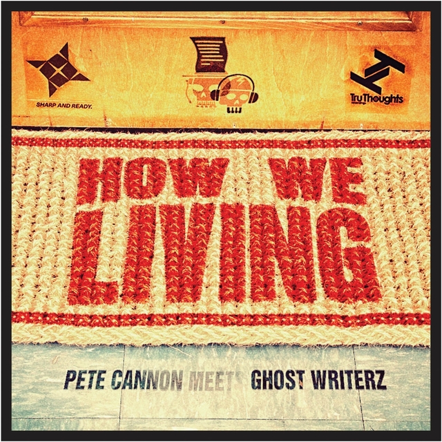 Couverture de How We Living