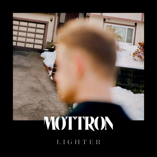 Couverture de Lighter