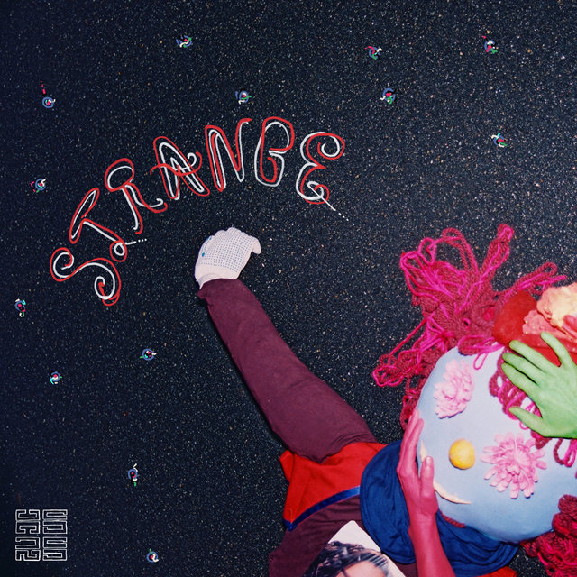 Couverture de Strange