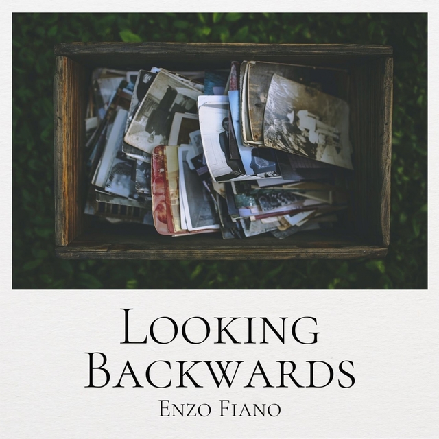 Couverture de Looking Backwards