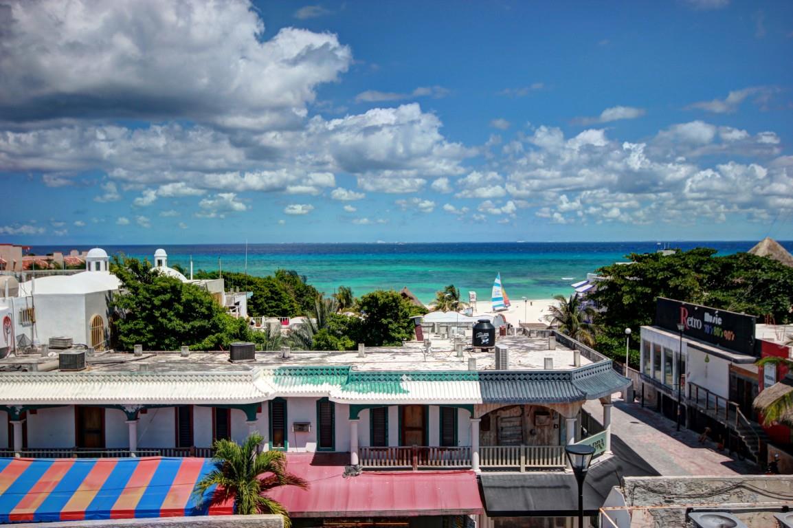 5th Avenue Hotel with Restaurant for Sale in Playa del Carmen | Rooflia