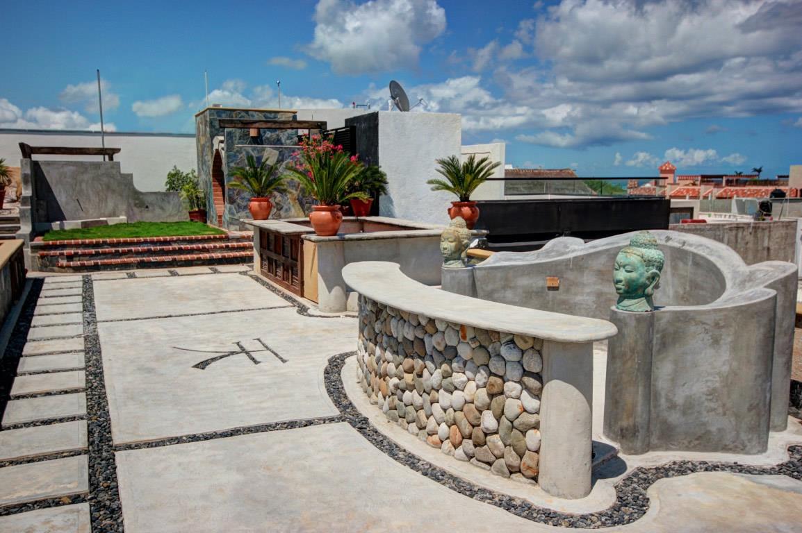 5th Avenue Hotel with Restaurant for Sale in Playa del Carmen | Rooflia