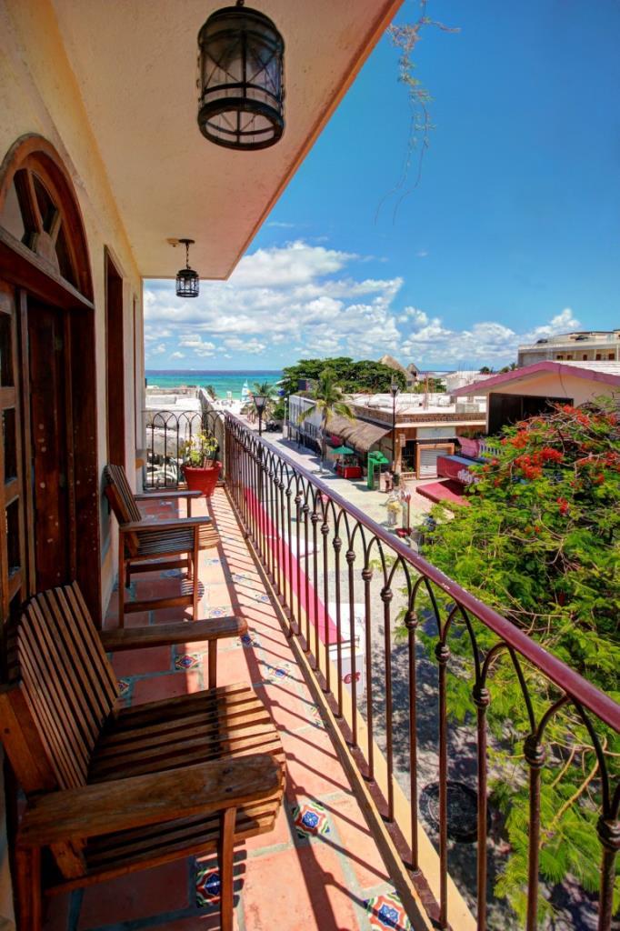 5th Avenue Hotel with Restaurant for Sale in Playa del Carmen | Rooflia