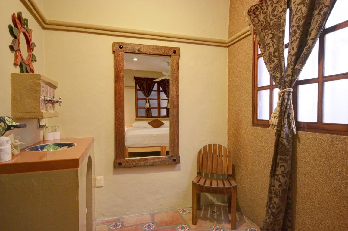 5th Avenue Hotel with Restaurant for Sale in Playa del Carmen | Rooflia