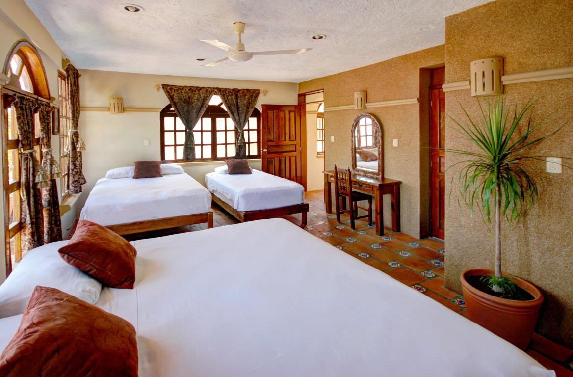 5th Avenue Hotel with Restaurant for Sale in Playa del Carmen | Rooflia