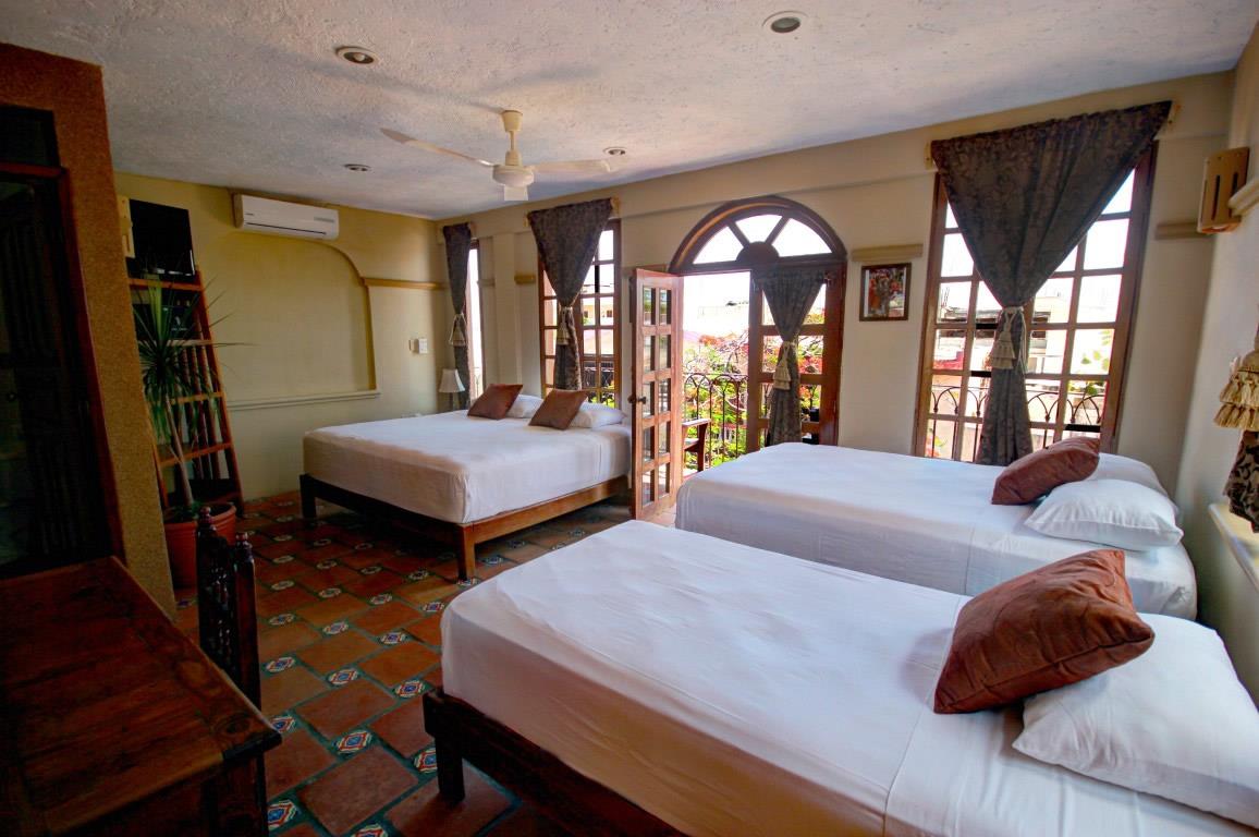 5th Avenue Hotel with Restaurant for Sale in Playa del Carmen | Rooflia