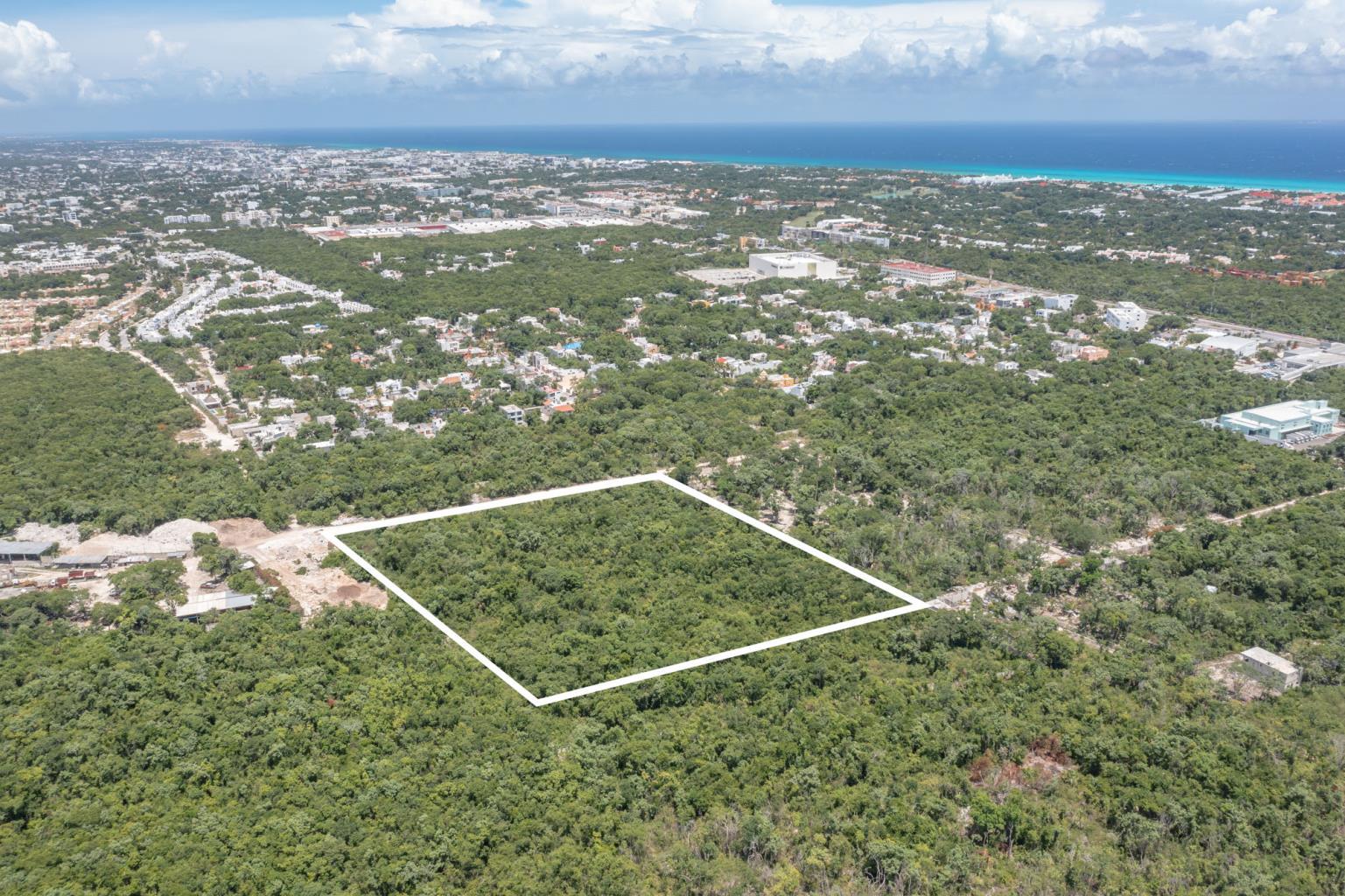 Large Commercial Lot Near Highway