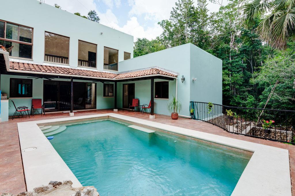 5 Beds 5 Baths  House For Sale In Los Arboles [77760]