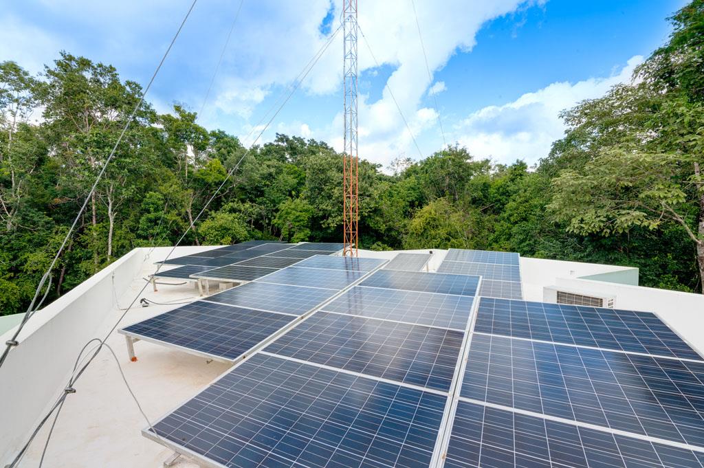 Image showcasing 6 unusual mini-houses: Innovative designs for compact & eco-friendly living