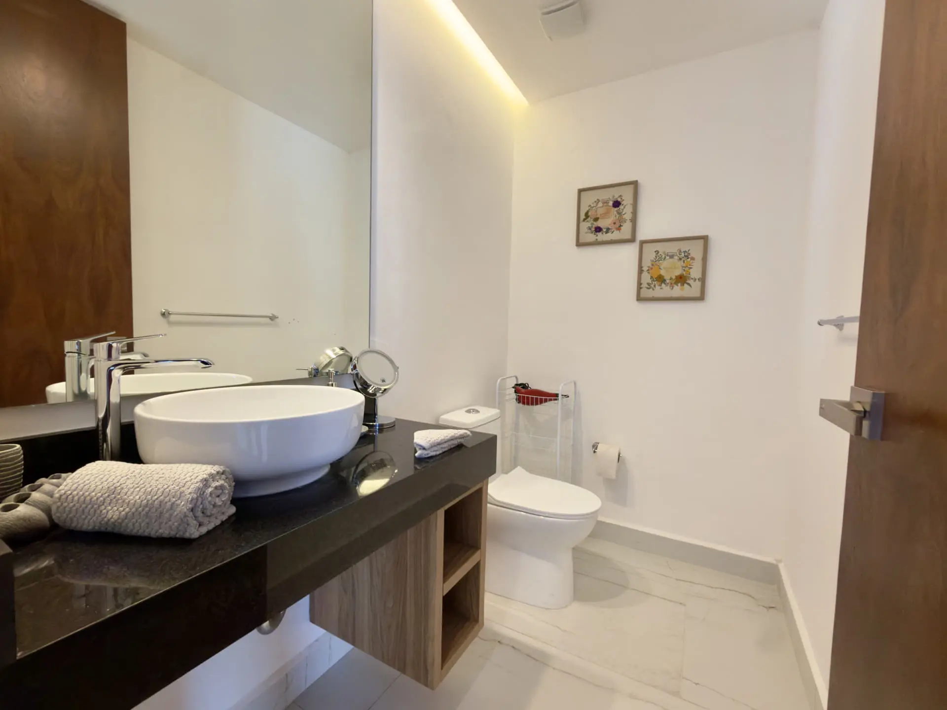 Spacious Downtown One Bedroom Condo for Sale in Playa del Carmen | Rooflia