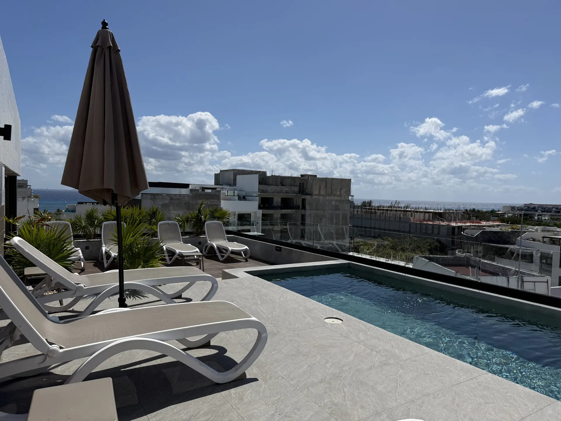 Spacious Downtown One Bedroom Condo for Sale in Playa del Carmen | Rooflia