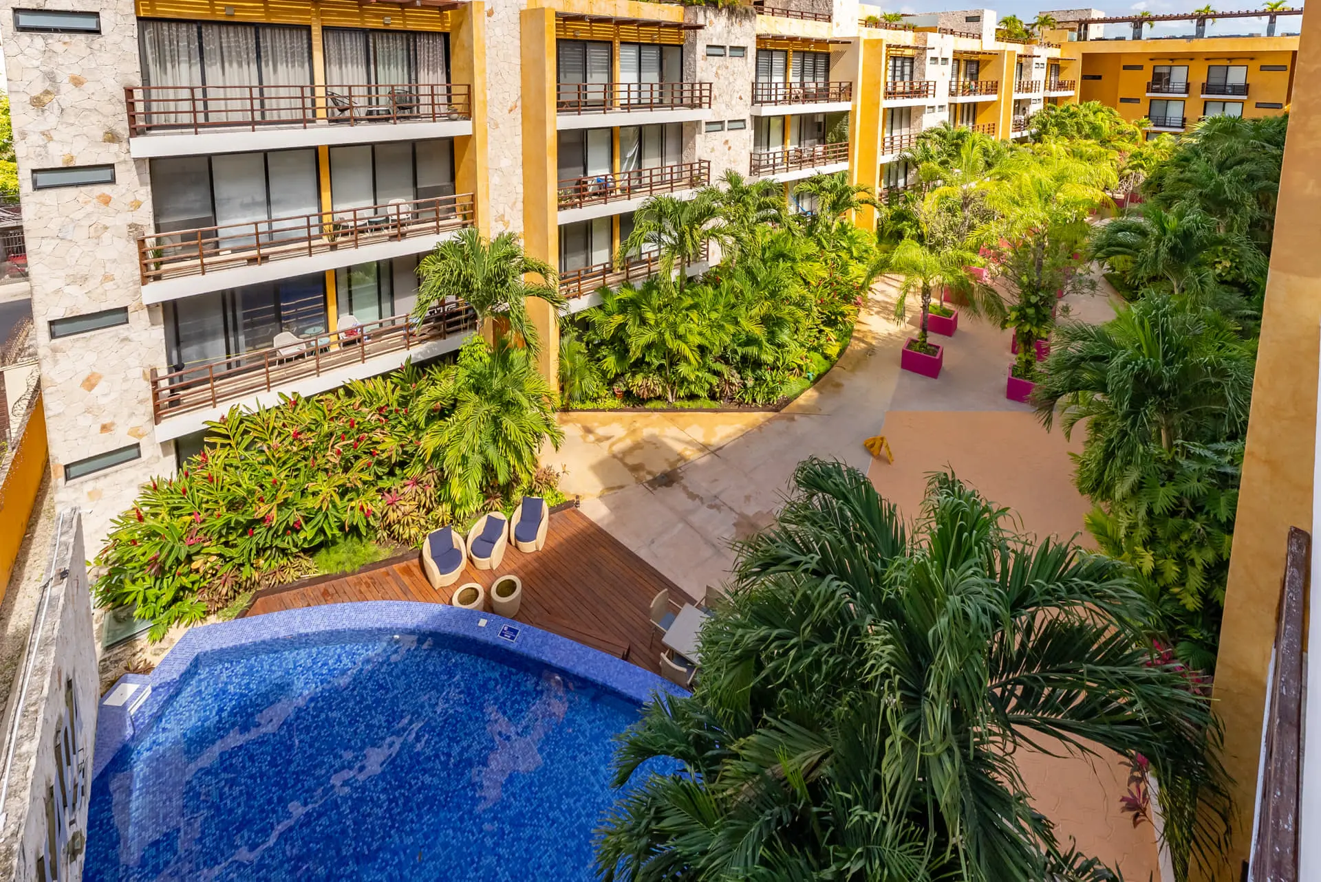 Lunada 2 Bedroom Serene Penthouse Condo
