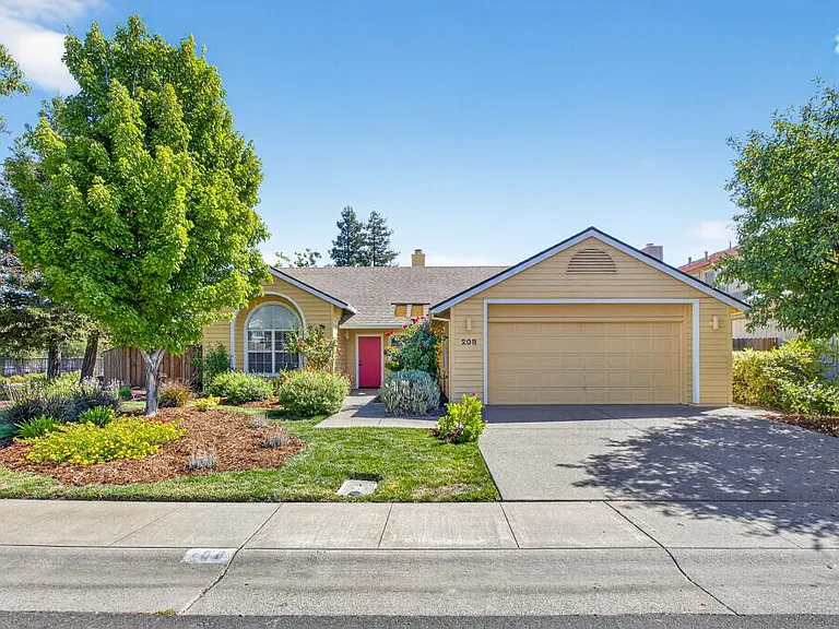 208 Avocet Ave, Davis, CA 95616