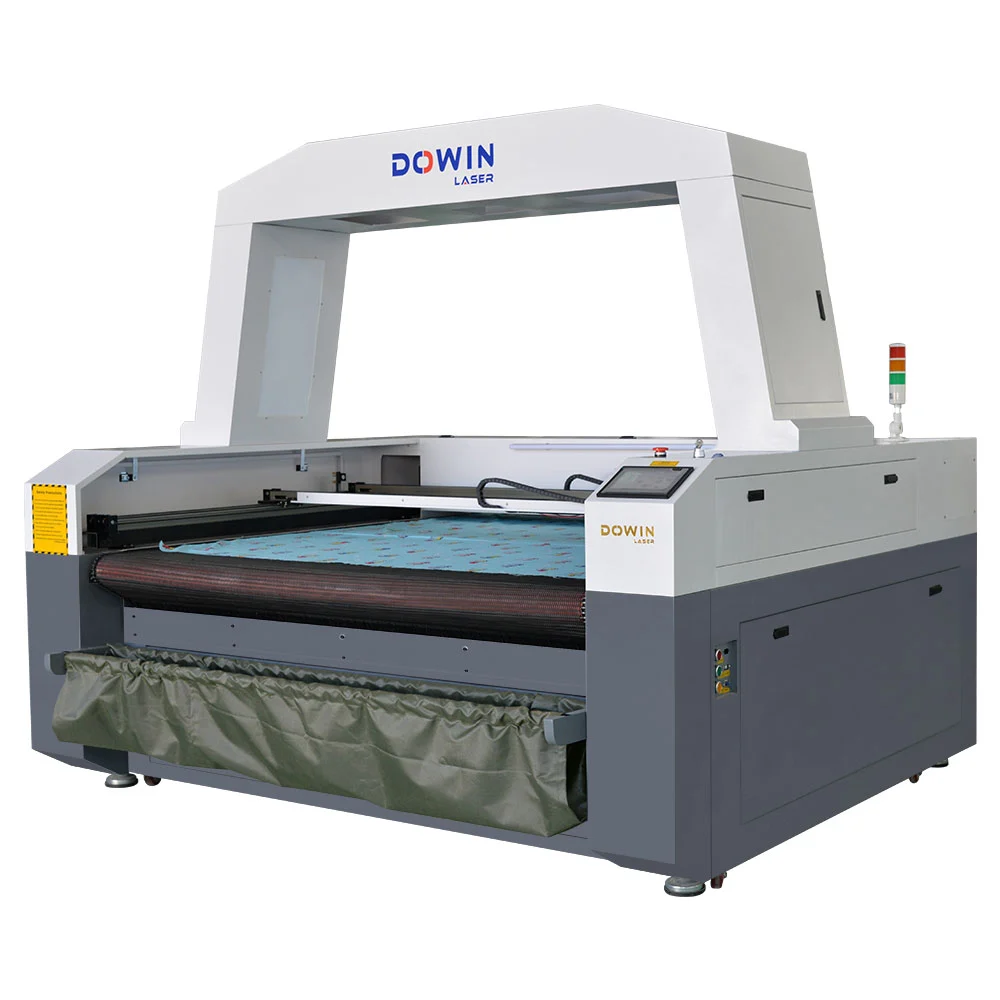 DW-1812CCD fabric laser cutting machine