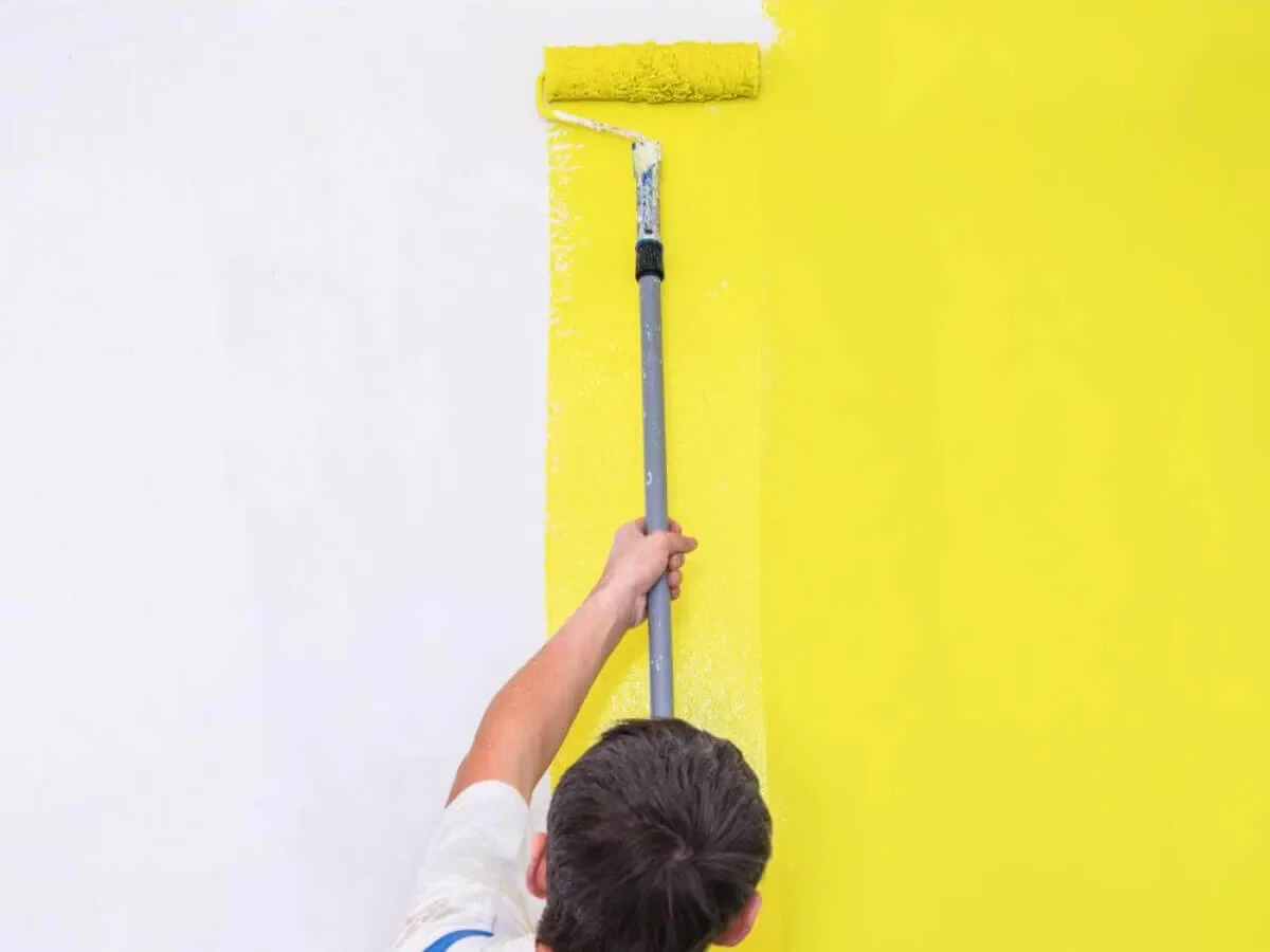 Painter paints the wall for BauBau