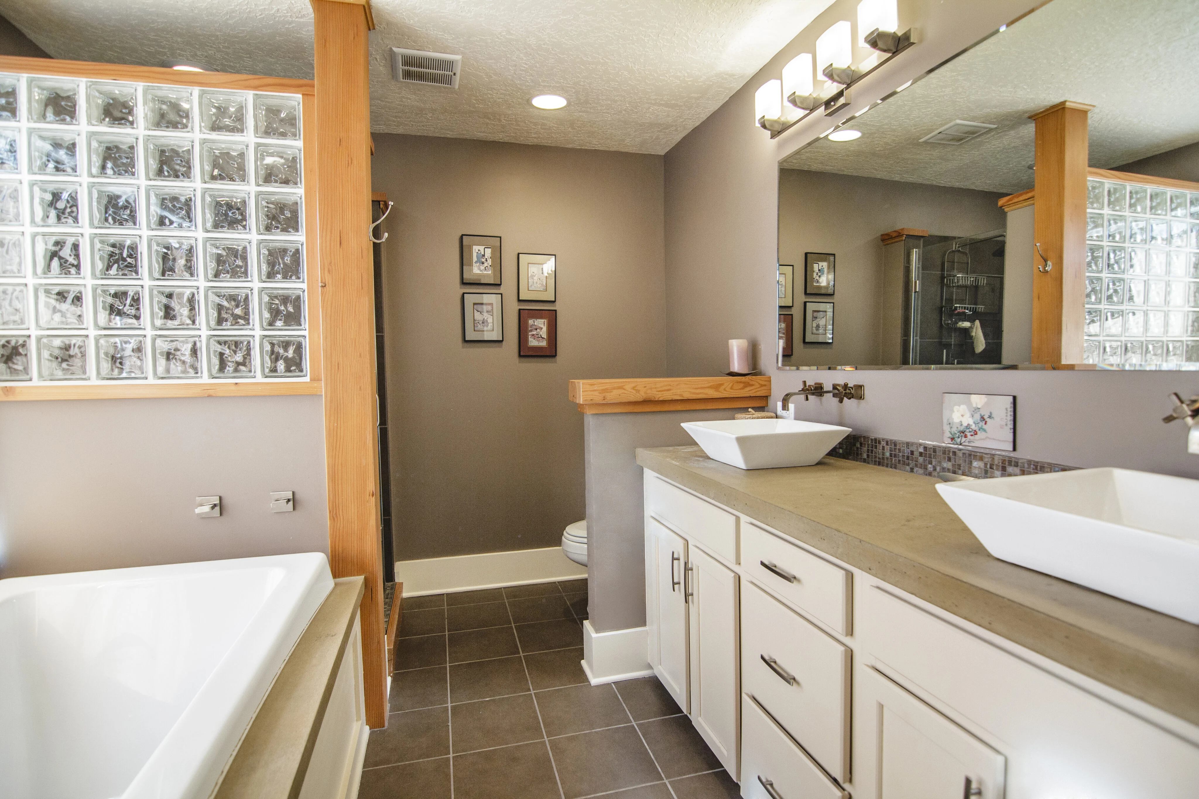 SE Hawthorne Bath, photo 3