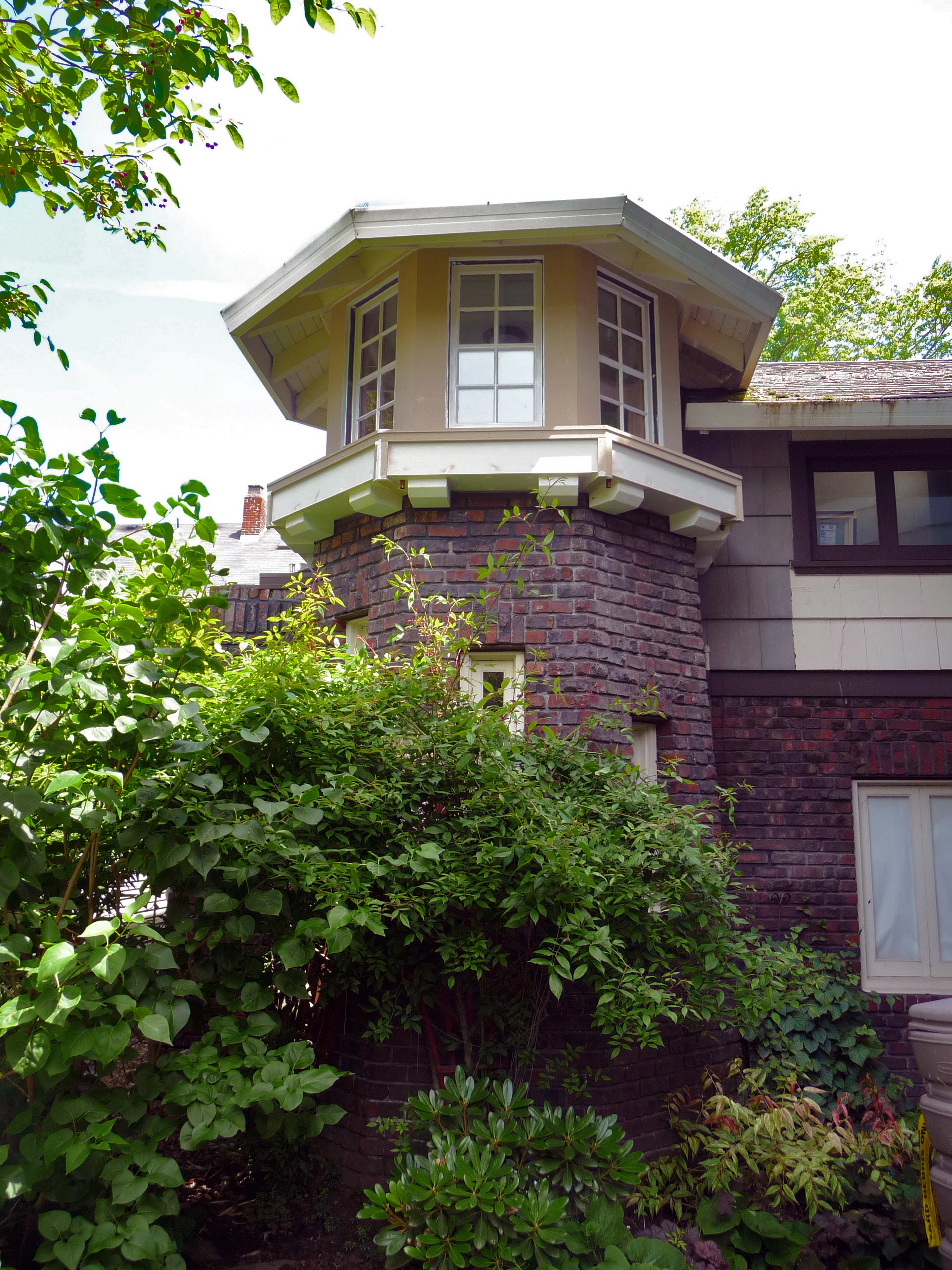 Irvington Turret, photo 3