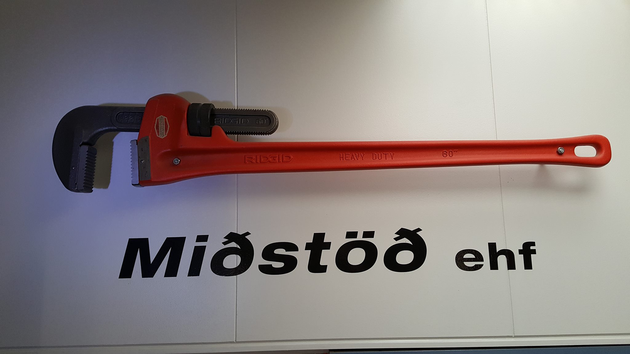 Miðstöð ehf