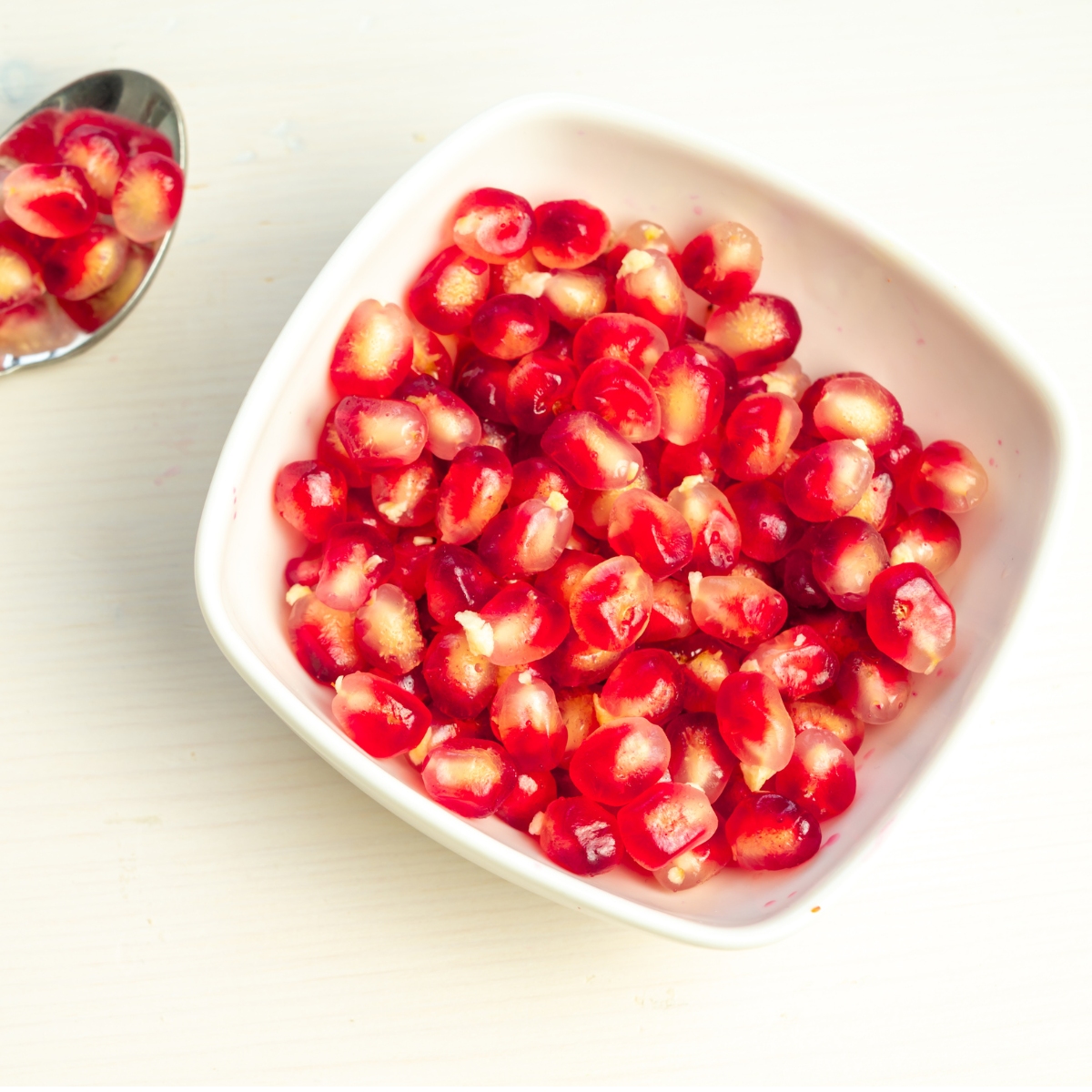 How To Should You Eat Pomegranate Seeds The Seeds How Much