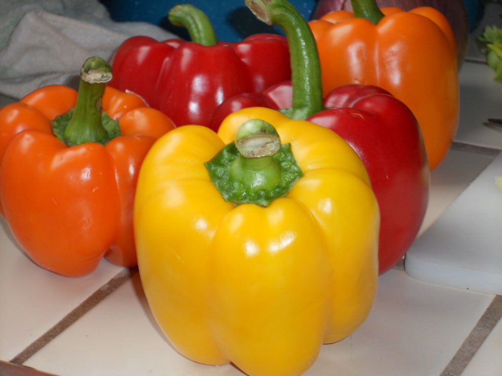 Red or yellow bell peppers are very healthy for skin Plugon