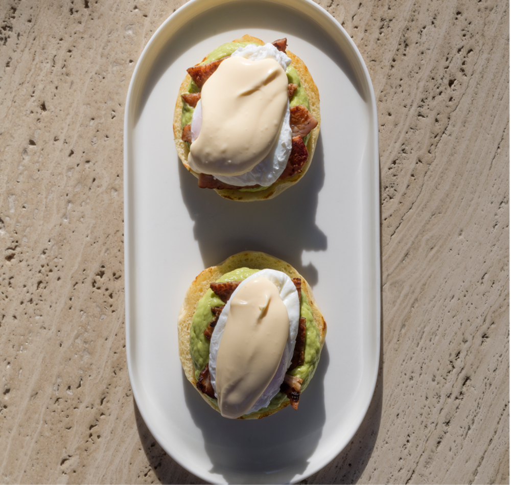 egg benedict (bacon) - new