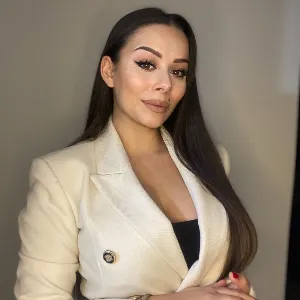 Esra TOPALOĞLU