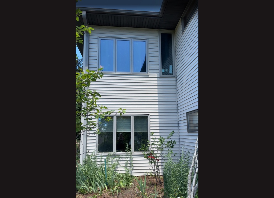 315 East Larkspur Lane , Onalaska, WI, US
